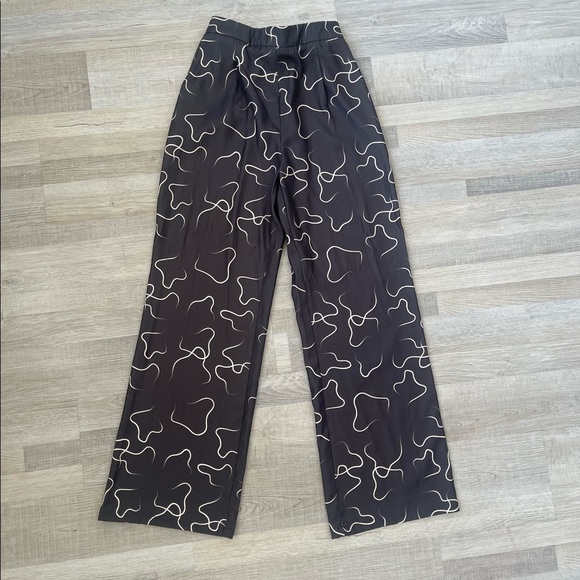 Delphine the Label Pants - Picture 3 of 6